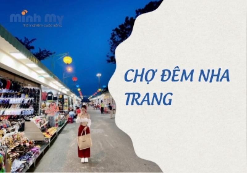 Một gian hàng bán đồ lưu niệm và thủ công mỹ nghệ tại Chợ Đêm Nha Trang, trưng bày nhiều mặt hàng độc đáo